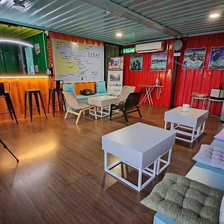 Boxinn The Kontena Home Semporna Esterno foto
