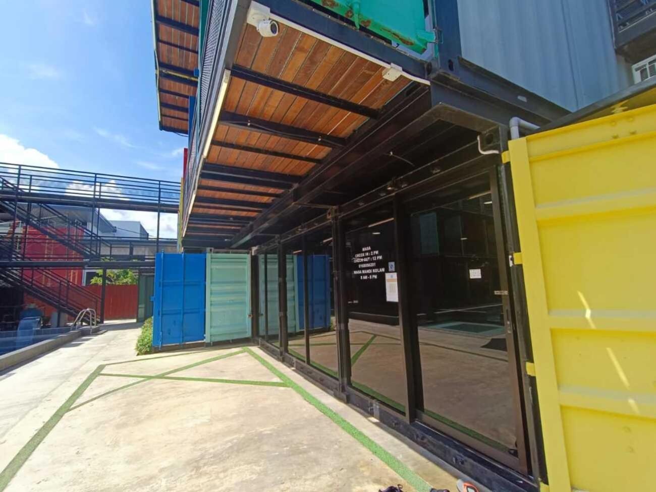 Boxinn The Kontena Home Semporna Esterno foto